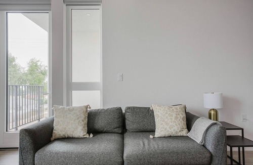 East Pasadena Apartment | Tasteful 1BR w/Gym & Elev, nr Dining & Bars, by Blueground