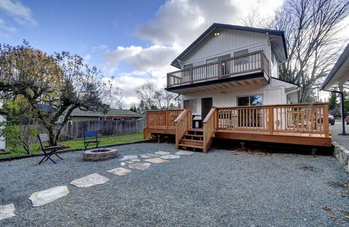 West End House | TC1: Vibrant Villa: Bold and Fun
