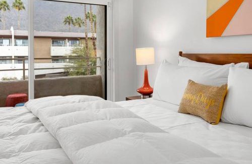 Downtown Palm Springs Apartment | The 1 at Biarritz-Remodeled 1 br in Downtown PS