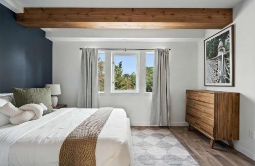 Kerns House | The Adelynn - 5BR Modern Luxury - Central Spot