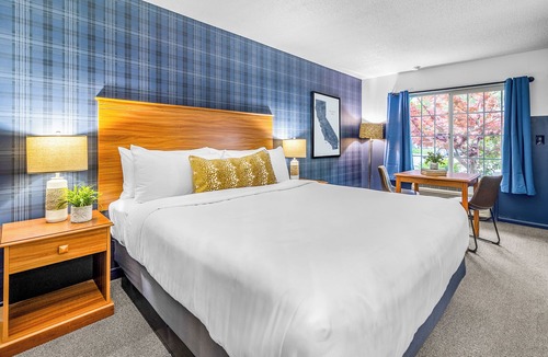 Dunsmuir Hotel | The Angler Lodge