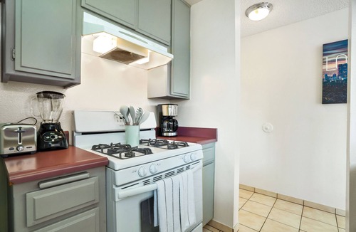 Palms Apartment | The Bagley #201