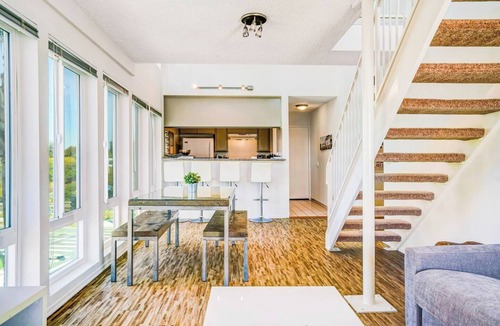 Palms Apartment | The Bagley #301 Loft Penthouse