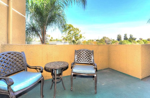Palms Apartment | The Bagley #310 Loft Penthouse 2 balconies