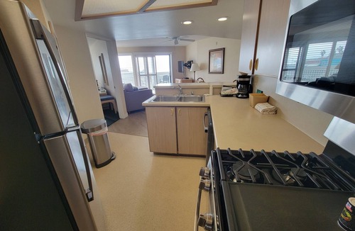 Pacific Beach Hotel | The Beach Cottages