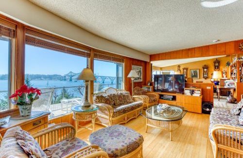 North Bend House | The Bridge and Balcony