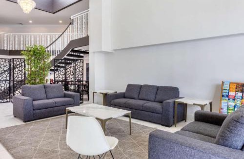 Northwest Anaheim Hotel | The Buena Park Hotel & Suites