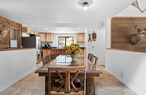 Upper Moonridge House | The Circle Moon - 1 mi to Bear Mtn/Game Room+Spa!