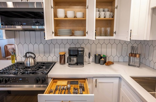 Bay Ho House | The Citrus Oasis