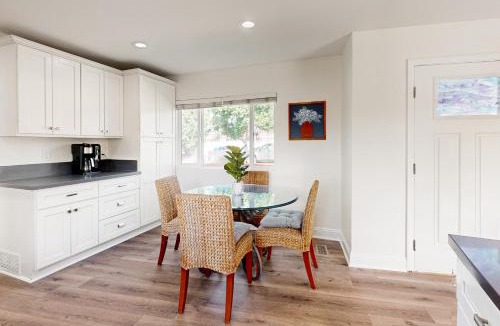 El Cerrito House | The Cliffside Bungalow