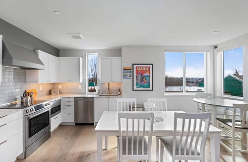 East Queen Anne Apartment | The Clock Tower Sweet Suite