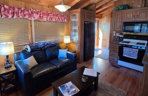 Julian House | The Couple's Cabin in Wynola 2 NIGHT MINIMUM