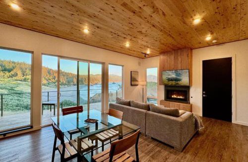 Port Orford Apartment | The Cove at Port Orford - 5 Ocean Front Suites