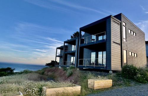 Port Orford Apartment | The Cove at Port Orford - 5 Ocean Front Suites