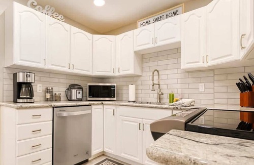 Lake Havasu City Villa | The Coyote Den – Private Igloo Lounge™