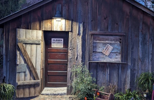 Red Bluff House | The Crooked Hideout w/Lounge & Game Room!