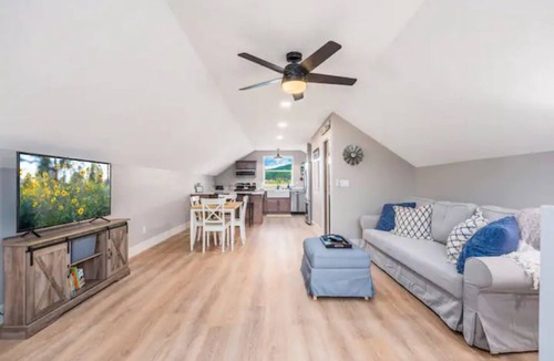 Fort Valley House | The Farmhouse at Humphreys Peak-Relax with a view!