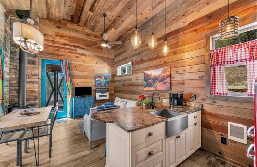 Zion National Park East Entrance Cabin | The Front Porch| Mountain Retreat, Starry Nights