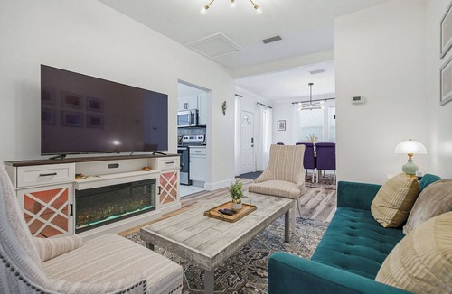 Mobile House | The Funky Float-Stylish Stay Near Downtown Mobile