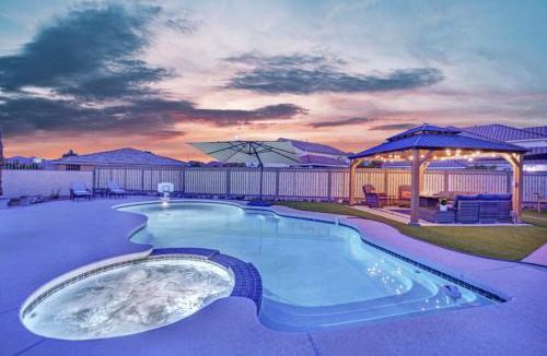 Mission Hills House | The Gold Standard - Luxury for Families & Friends