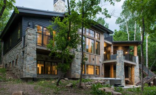 Sundance House | THE GREAT ESCAPE - Modern Luxury Mountain Estate, Private, Hot Tub