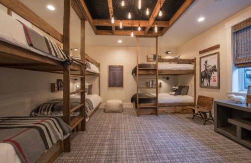 Sundance House | THE GREAT ESCAPE - Modern Luxury Mountain Estate, Private, Hot Tub