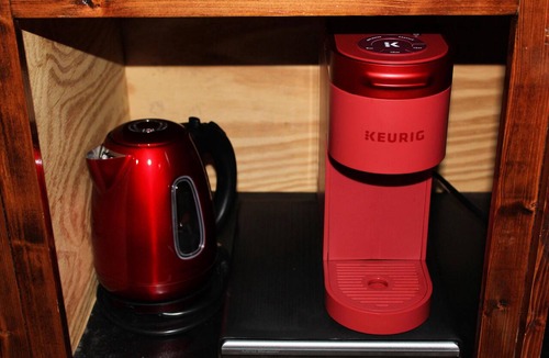 Green Lake Apartment | The Greenlake Speakeasy Suite + Kraken Kave Gameroom