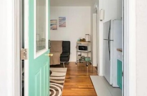 East San Gabriel House | The GuestHouse W/King Bed & Private courtyard