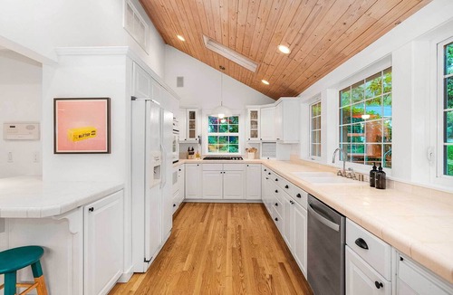 Agate Cottage | 'the Hammersley' Luxury Waterfront Estate!
