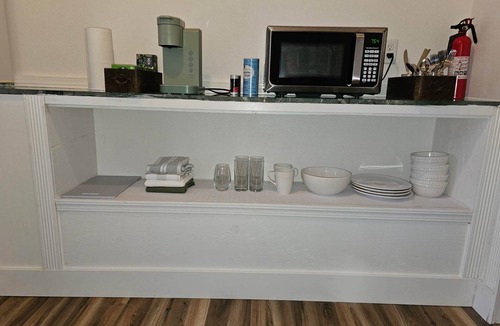 Independence Apartment | The Hedges House - Studio