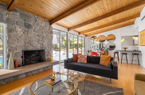 Vista Las Palmas House | The High Road