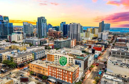 Gaslamp Quarter Apartment | The Historic Penn Hotel