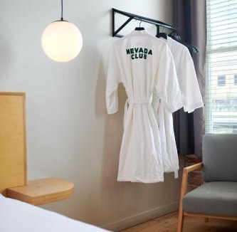 Downtown Reno Hotel | The Jesse Hotel & Bar