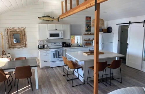 Lacey House | The Lake Cottage at Camp Midles