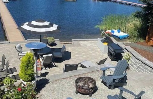 Lacey House | The Lake Cottage at Camp Midles