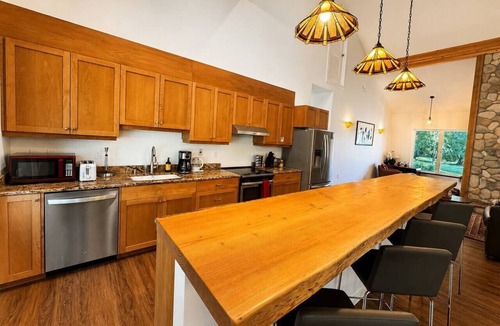Freeland House | The Lodge at 23-Acre Whidbey Estate