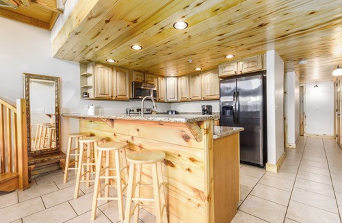 Meadow View Heights Apartment | The Lodge at Duck Creek