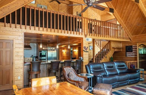 Clay Springs House | The Lodge-Large Cabin, 17 Acres | Playground | Forest Access