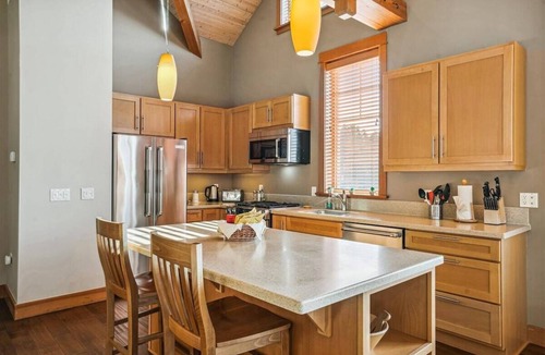 Tolovana Park House | The Lodges C-2 - 1 Block to the Beach!