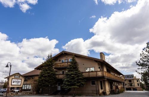 Mammoth Lakes Hotel | The Mammoth Creek Inn