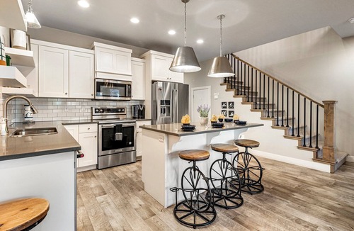 Washington Fields House | The Maverick, Resort Amenities, PlayStation, Grill, and more