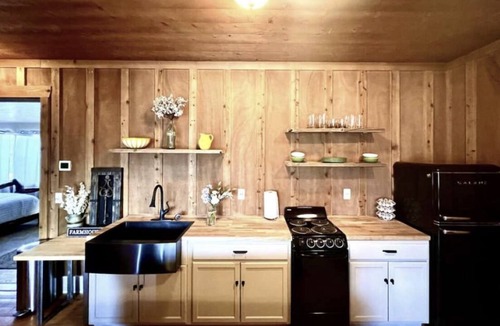 New Harmony House | “The Mercantile” is a farmhouse style home on Morning Line Ranch.