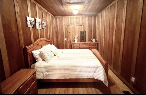 New Harmony House | “The Mercantile” is a farmhouse style home on Morning Line Ranch.