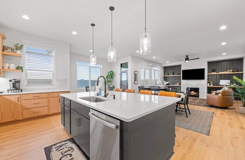 Tri-Cities House | The Modern Retreat in Pasco