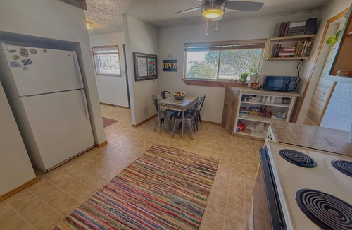 Bluff Hotel | The Mokee Motel (Room 2)