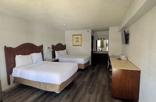 Laughlin Hotel | The New Pioneer