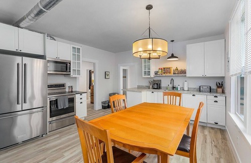 Stanwood Apartment | The Nighthawk Eyrie in Stanwood
