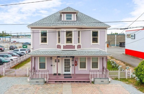 Stanwood Apartment | The Nighthawk Eyrie in Stanwood