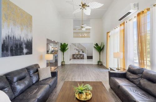 Bluffdale Villa | The Orchard - Pickleball - 30 ppl - 10k sqft - 2ac