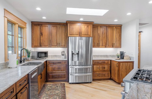 Roseburg House | The Overlook - Fire Pit, Views & Room to Gather